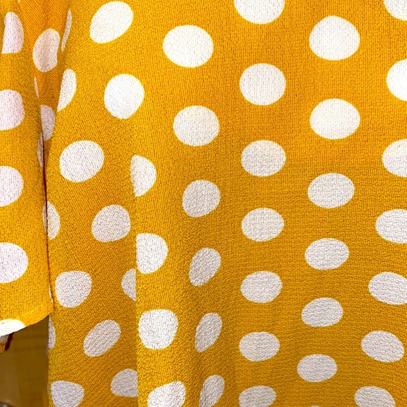 🌻Monteau Spaghetti Strap Off-Shoulder Top - Picture 4 of 5